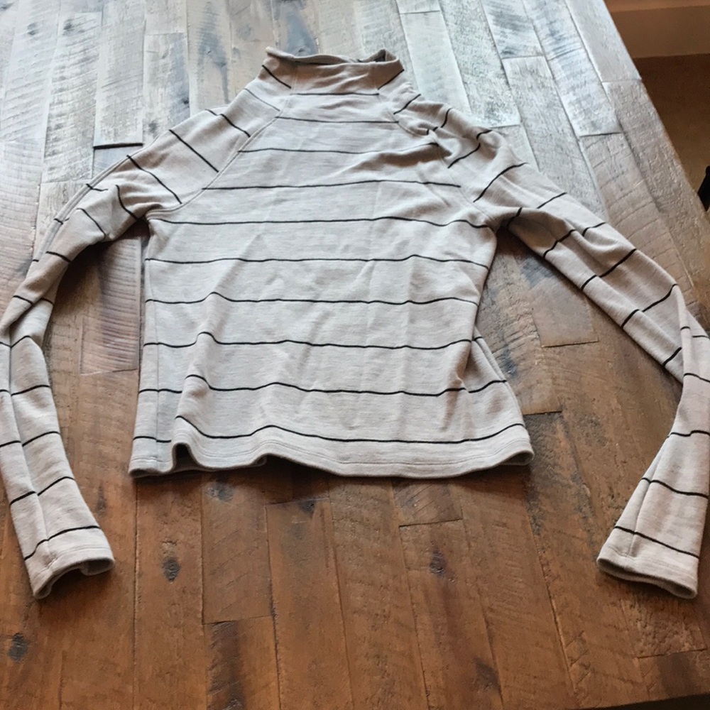 Oiselle wool funnel neck top